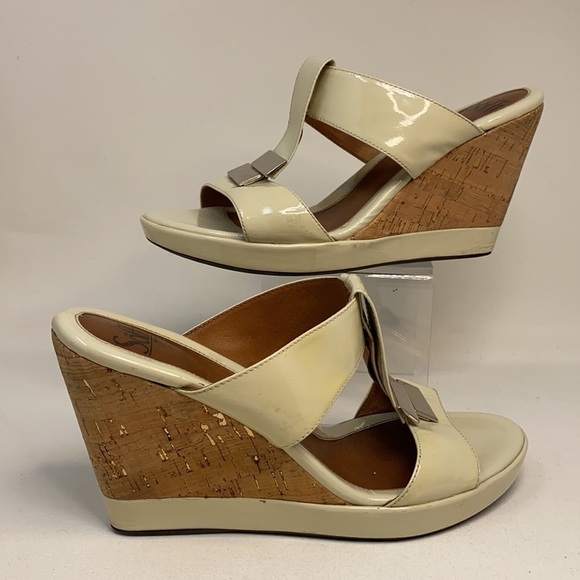 Sofft Shoes - Sofft Sz 9 Patent Beige Leather Cork Wedge Sandals
